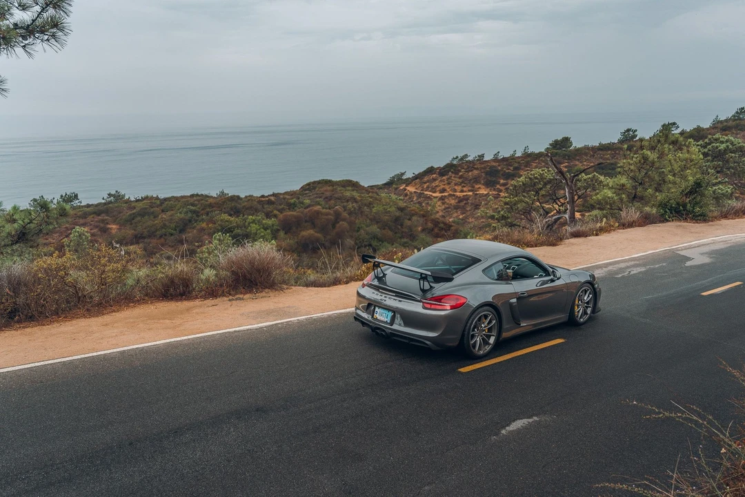 2016 Porsche 981 Cayman GT4 - Image 4 of 13