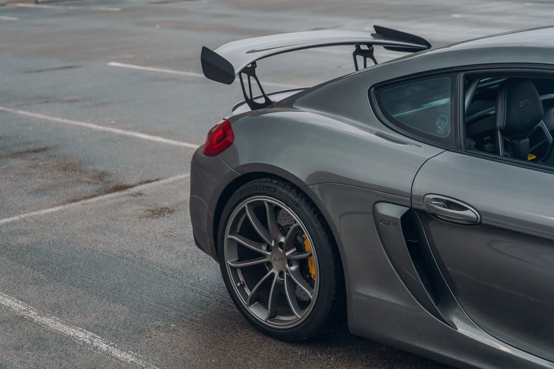 2016 Porsche 981 Cayman GT4 - Image 6 of 13