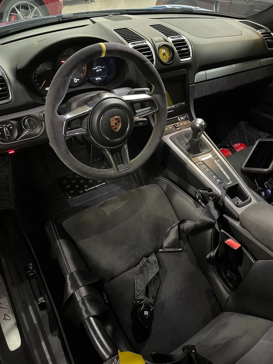 2016 Porsche 981 Cayman GT4 - Image 9 of 11