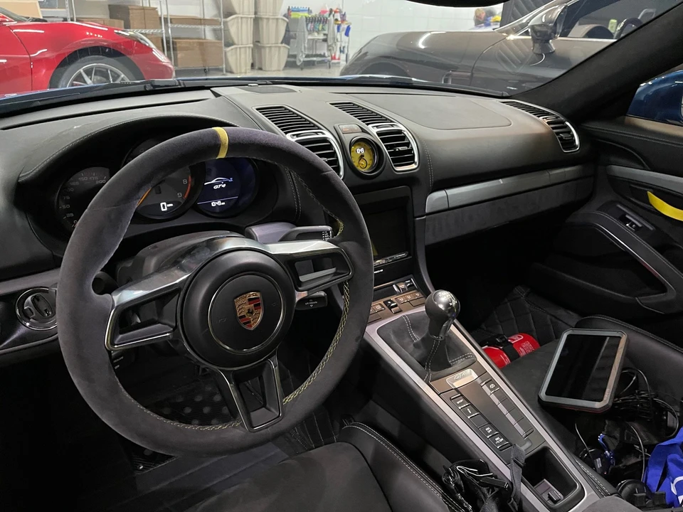 2016 Porsche 981 Cayman GT4 - Image 8 of 11