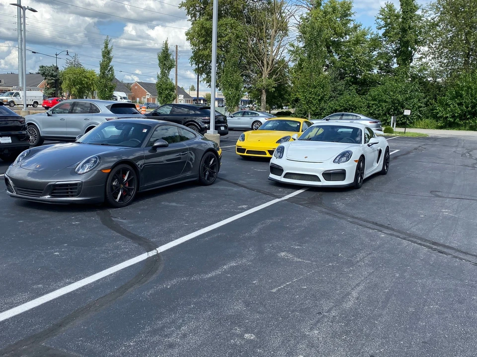 2016 Porsche 981 Cayman GT4 - Image 3 of 3