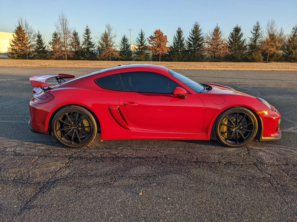 2016 Porsche 981 Cayman GT4 - Image 30 of 31