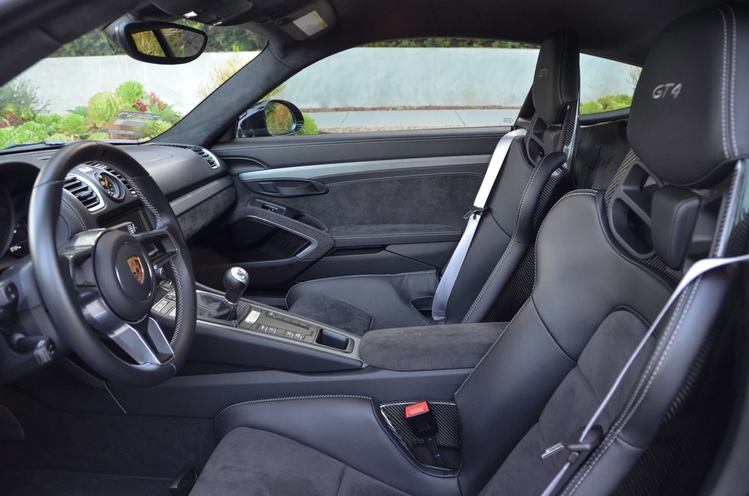 2016 Porsche 981 Cayman GT4 - Image 5 of 12