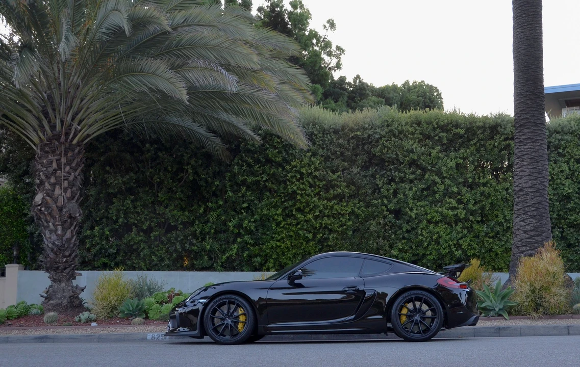 2016 Porsche 981 Cayman GT4 - Image 3 of 12