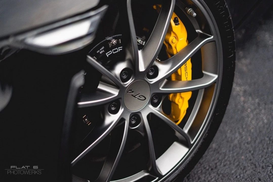 2016 Porsche 981 Cayman GT4 - Image 8 of 15