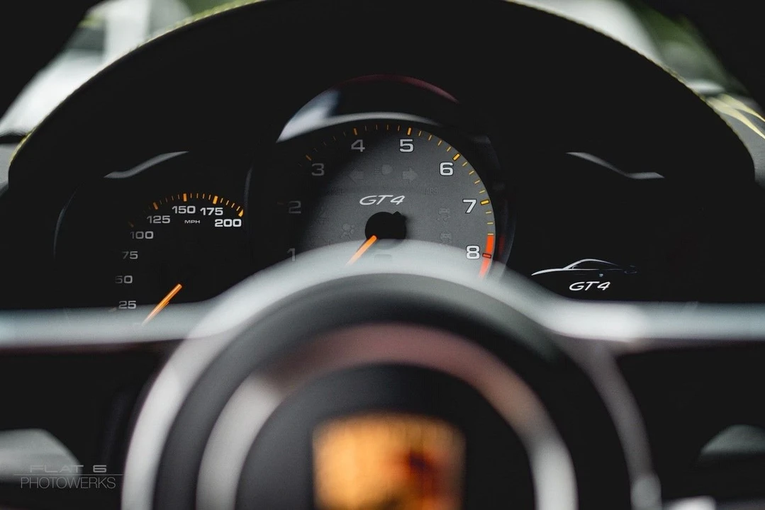 2016 Porsche 981 Cayman GT4 - Image 10 of 15
