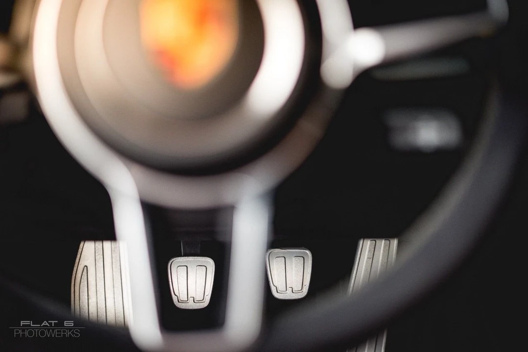 2016 Porsche 981 Cayman GT4 - Image 7 of 15
