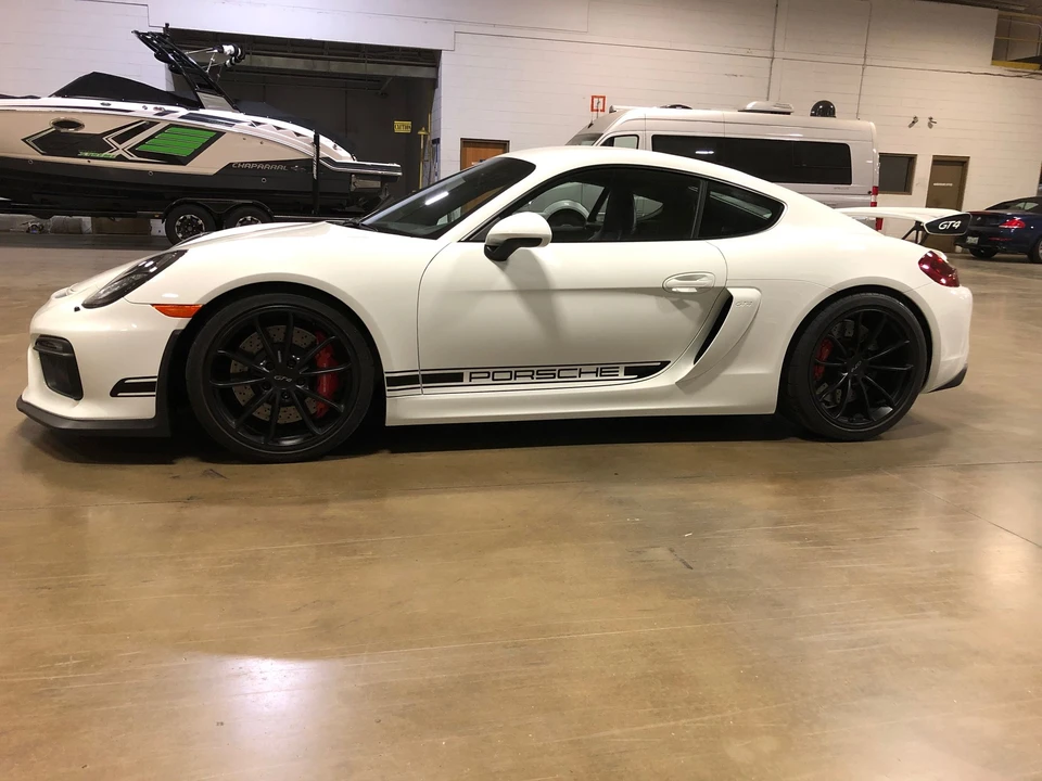 2016 Porsche 981 Cayman GT4 - Image 3 of 22