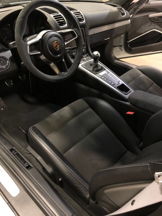 2016 Porsche 981 Cayman GT4 - Image 10 of 22