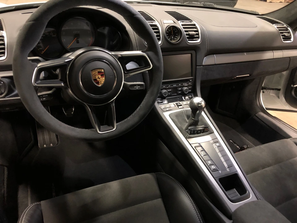 2016 Porsche 981 Cayman GT4 - Image 11 of 22