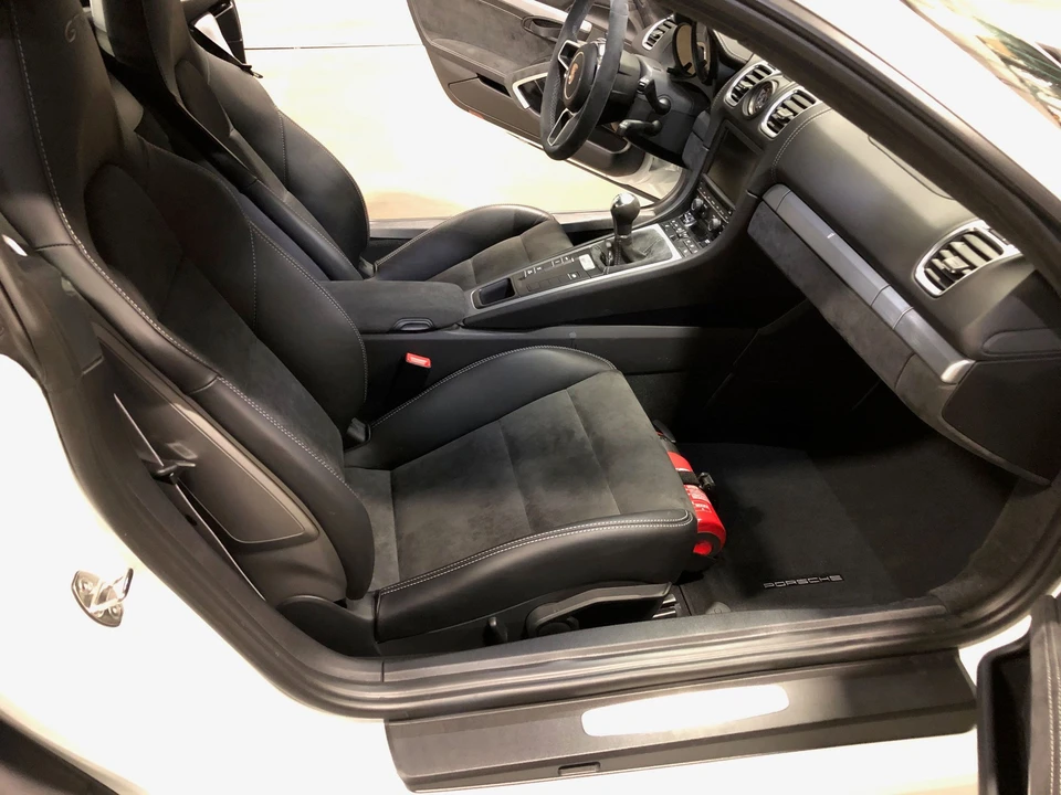 2016 Porsche 981 Cayman GT4 - Image 12 of 22