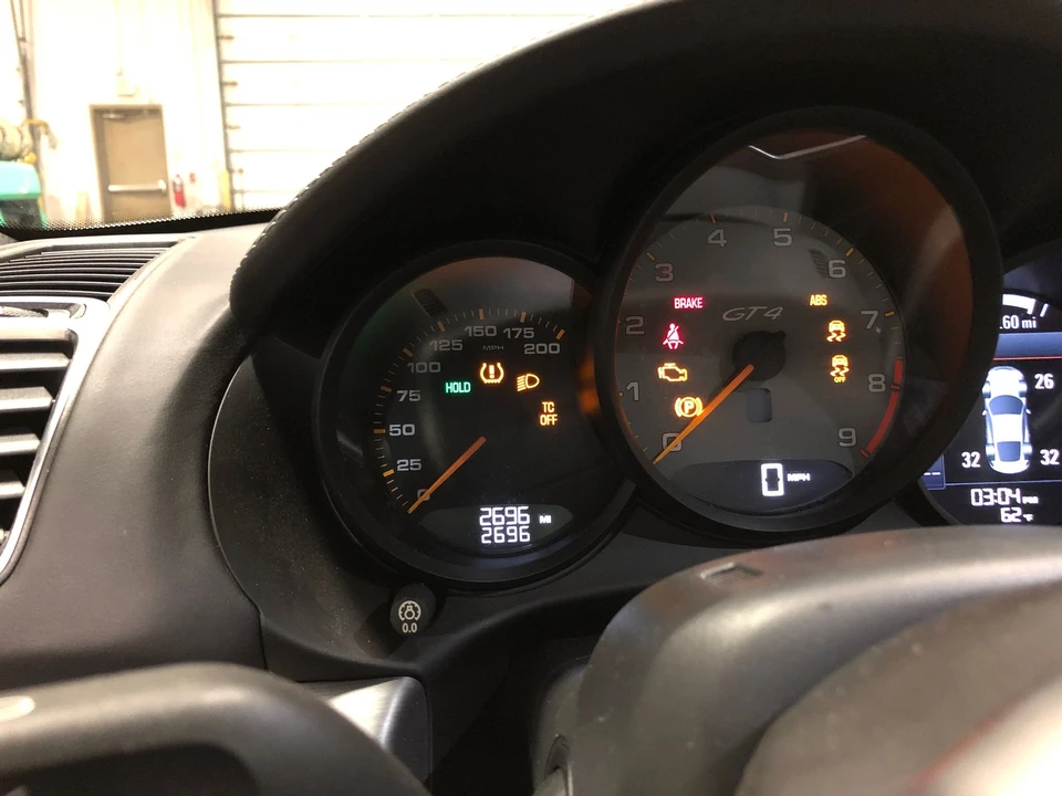 2016 Porsche 981 Cayman GT4 - Image 17 of 22