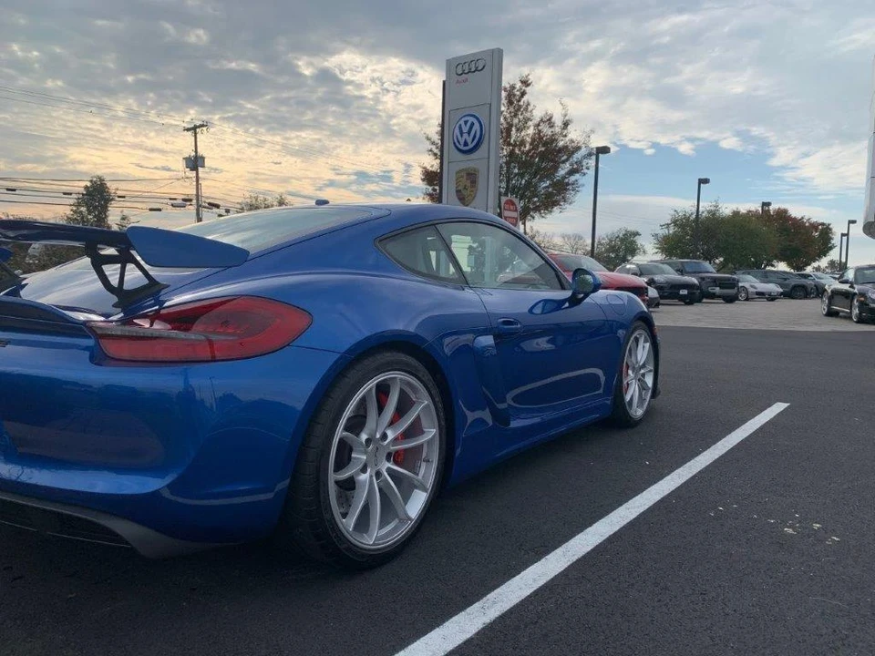 2016 Porsche 981 Cayman GT4 - Image 2 of 19