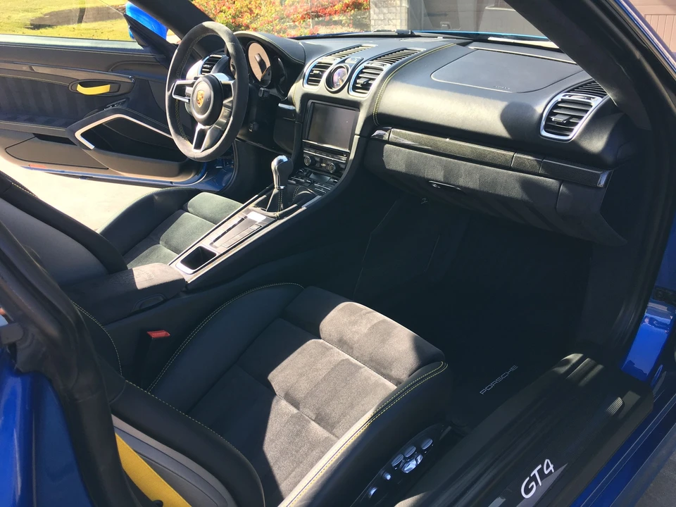 2016 Porsche 981 Cayman GT4 - Image 19 of 31