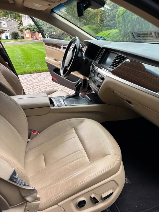 2016 Hyundai Genesis - Image 7 of 8