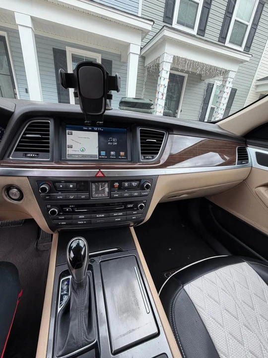 2016 Hyundai Genesis - Image 5 of 9