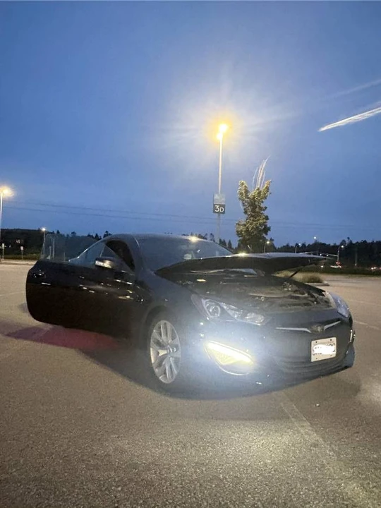 2016 Hyundai Genesis Coupe - Image 6 of 10