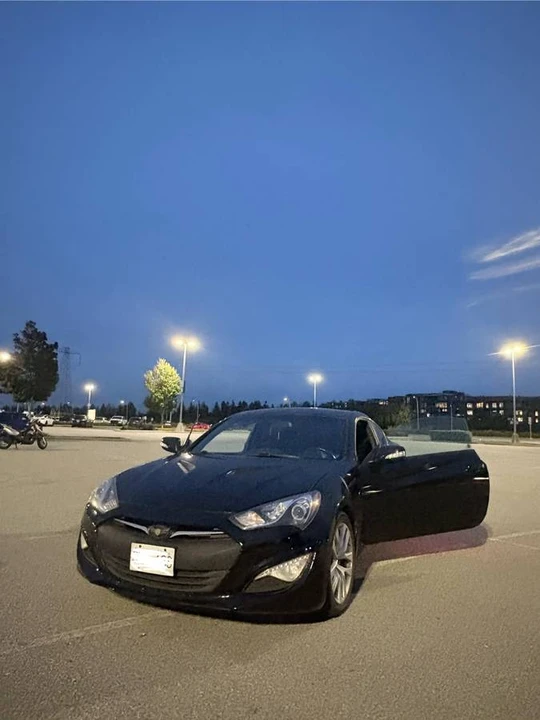 2016 Hyundai Genesis Coupe - Image 2 of 10