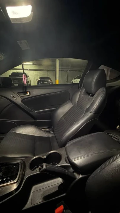2016 Hyundai Genesis Coupe - Image 11 of 16