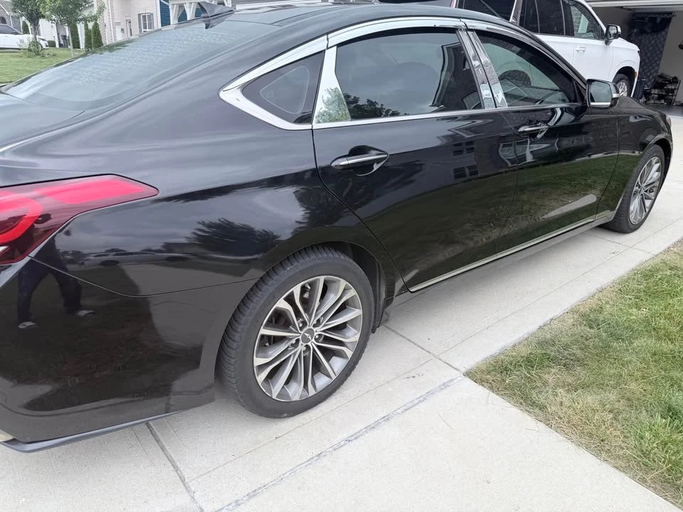 2016 Genesis - Image 3 of 9