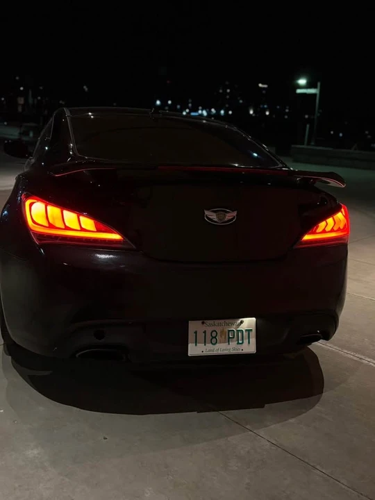 2016 Genesis - Image 8 of 14
