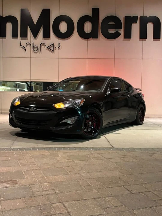 2016 Genesis - Image 7 of 14