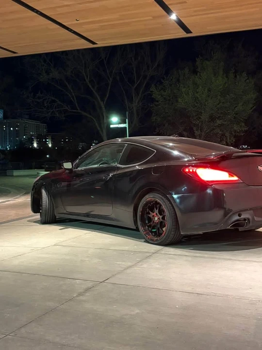 2016 Genesis - Image 6 of 14
