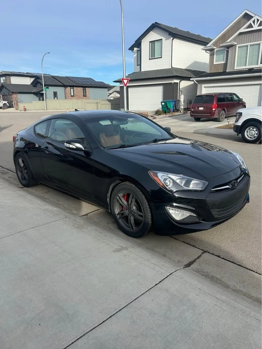 2016 Hyundai Genesis Coupe - Image 2 of 7
