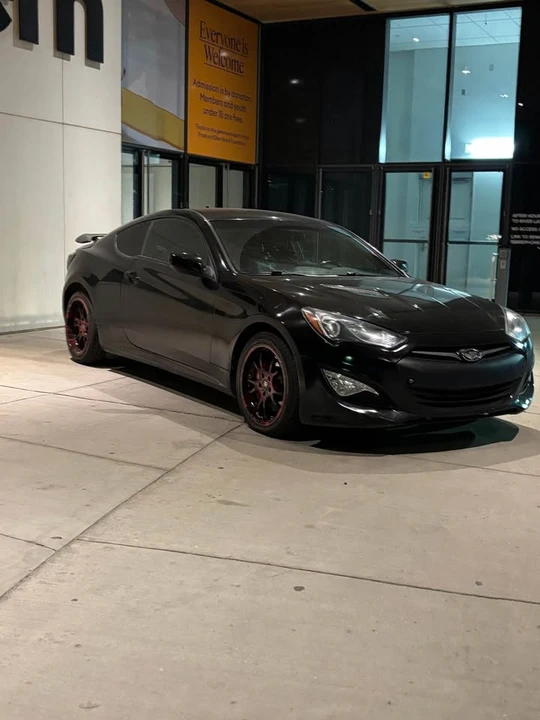 2016 Genesis - Image 7 of 16