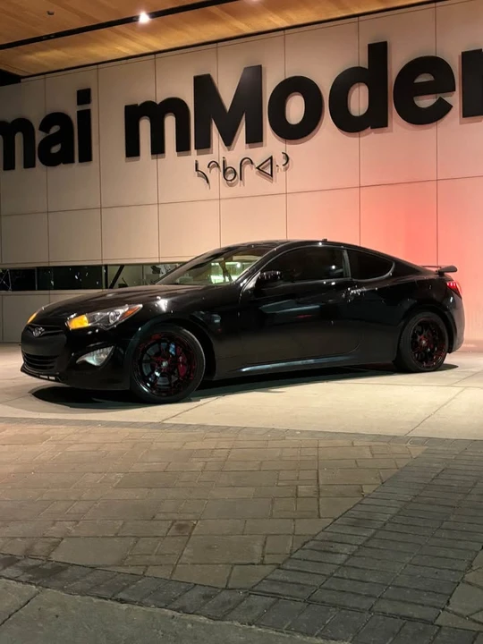 2016 Genesis - Image 2 of 16