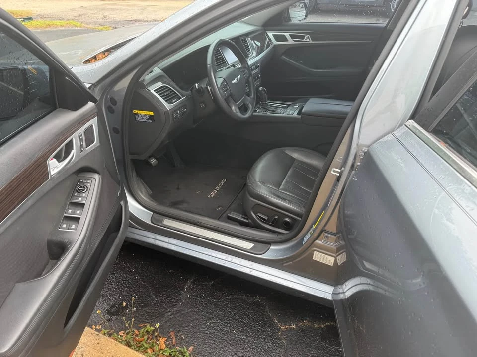 2016 Hyundai Genesis - Image 3 of 10