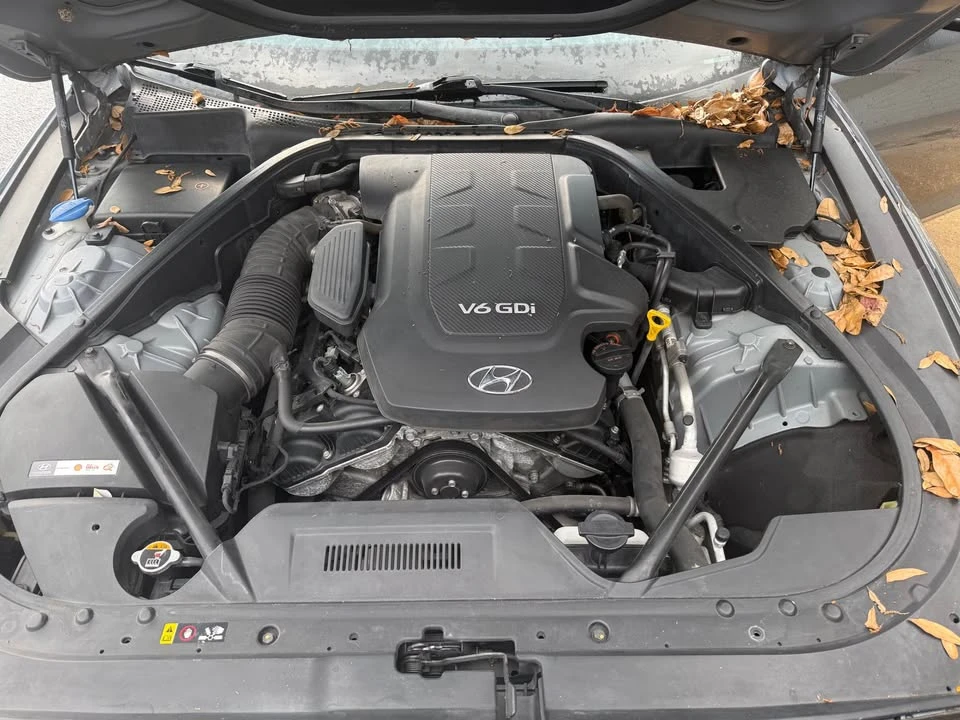 2016 Hyundai Genesis - Image 5 of 10