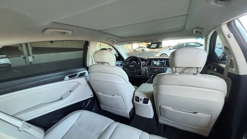 2016 Genesis - Image 6 of 11