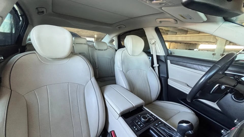 2016 Genesis - Image 5 of 11