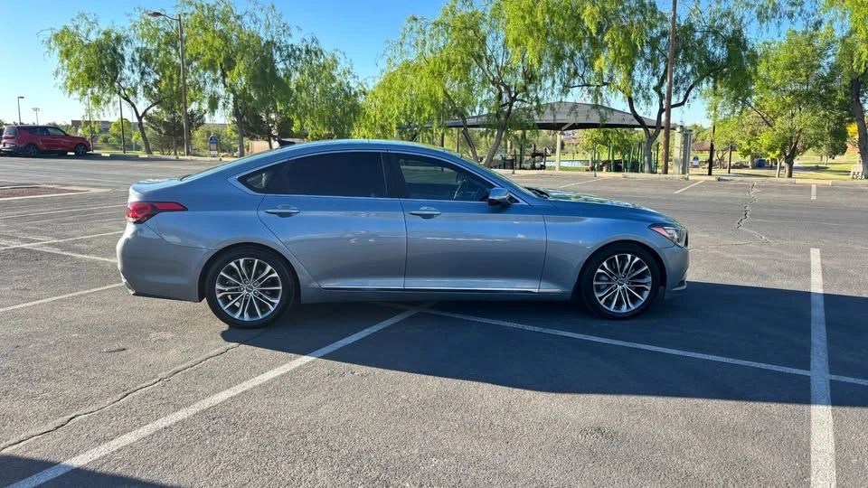 2016 Genesis - Image 3 of 11