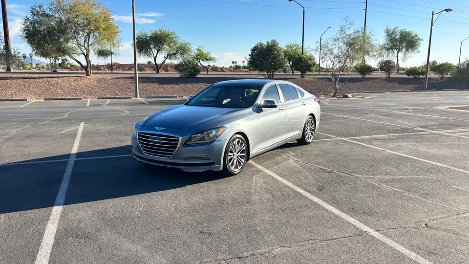 2016 Genesis - Image 4 of 11