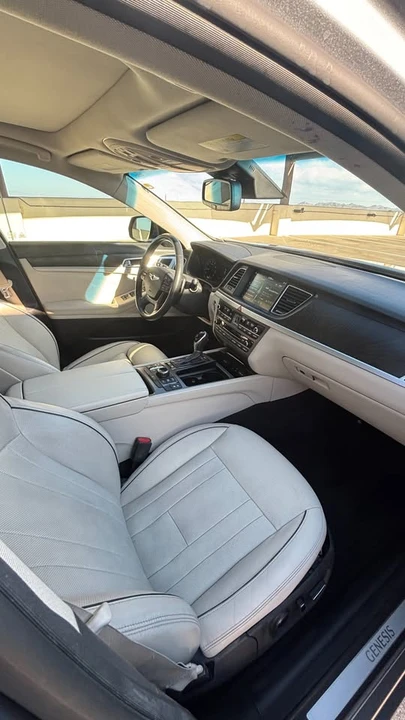 2016 Genesis - Image 7 of 11