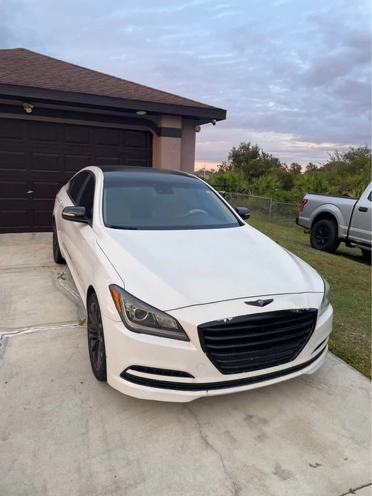 2016 Hyundai Genesis - Image 13 of 13