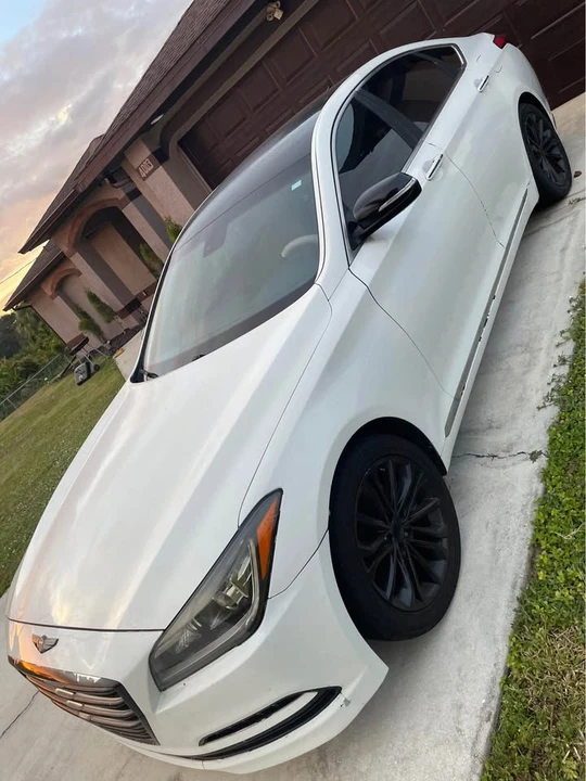 2016 Hyundai Genesis - Image 12 of 13