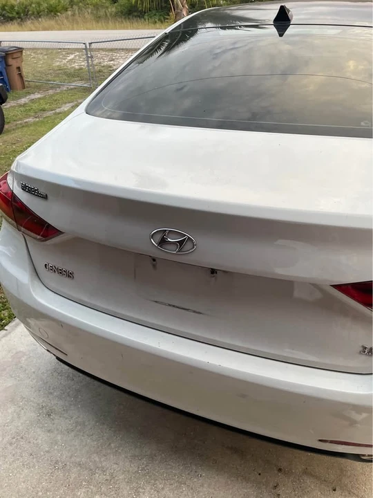 2016 Hyundai Genesis - Image 6 of 13