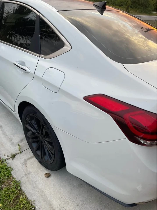 2016 Hyundai Genesis - Image 5 of 13