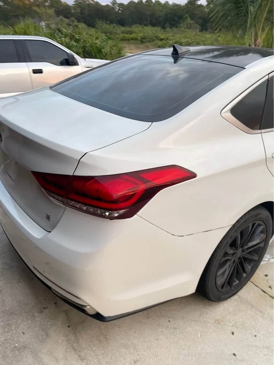 2016 Hyundai Genesis - Image 4 of 13