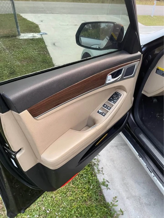 2016 Hyundai Genesis - Image 10 of 13
