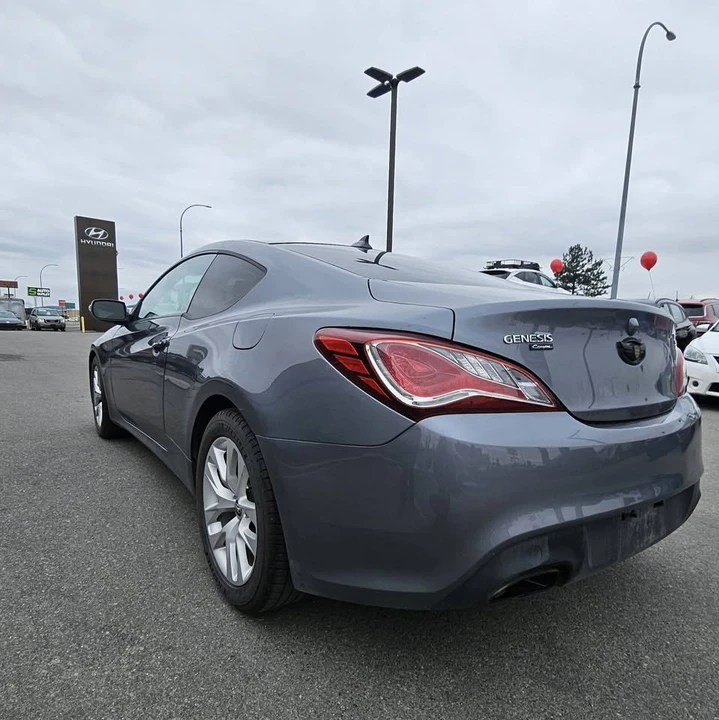 2016 Hyundai Genesis - Image 7 of 20