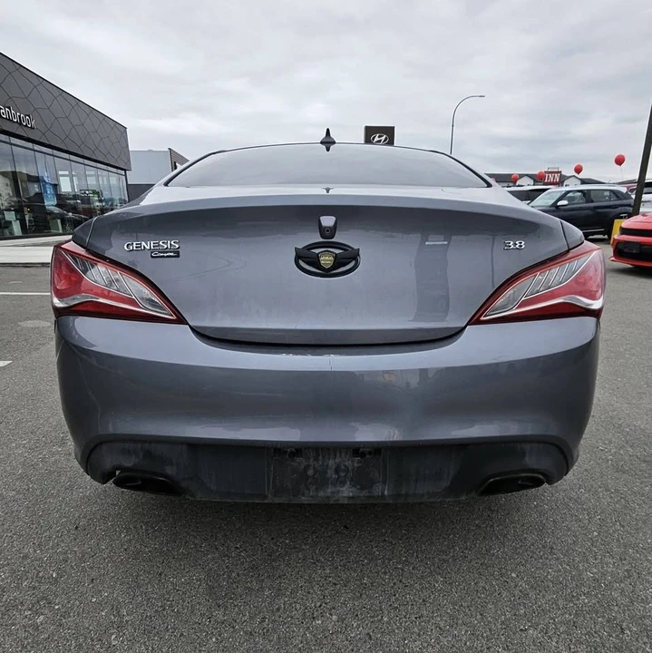 2016 Hyundai Genesis - Image 5 of 20