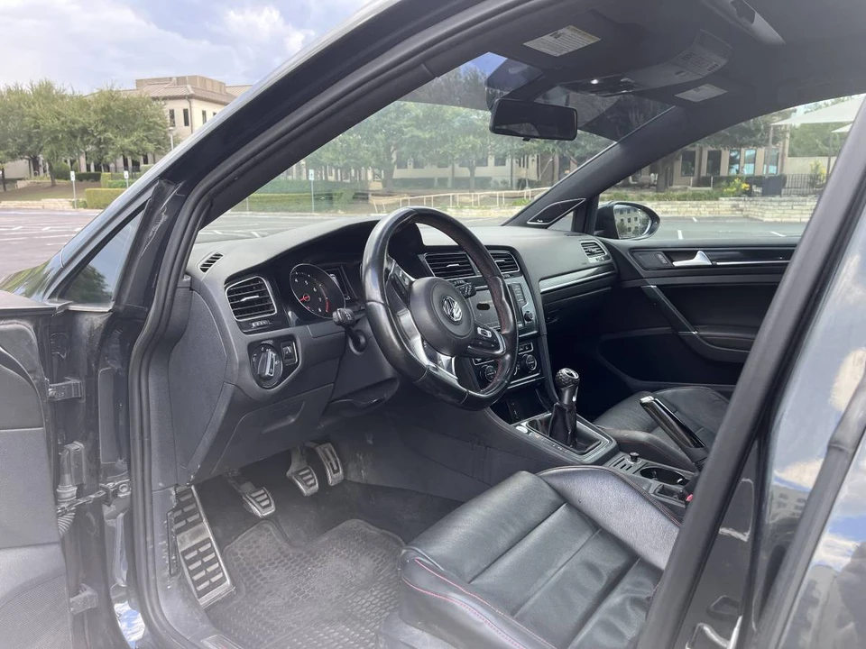2016 Volkswagen GTI Mk7 - Image 9 of 11