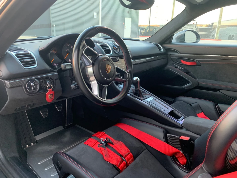 2016 Porsche 981 Cayman GT4 - Image 8 of 12