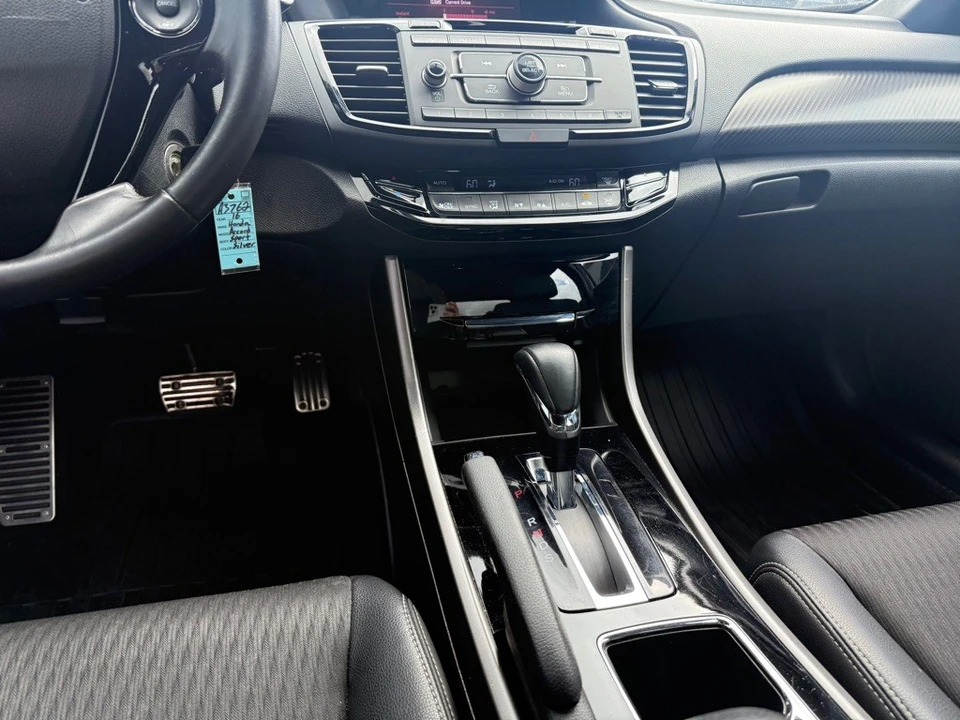 2016 Honda Accord 9th Gen - Image 13 of 21