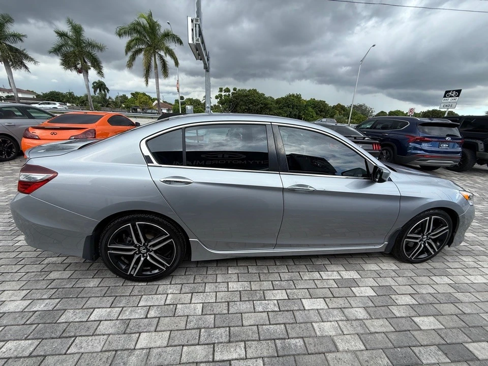 2016 Honda Accord 9th Gen - Image 10 of 21