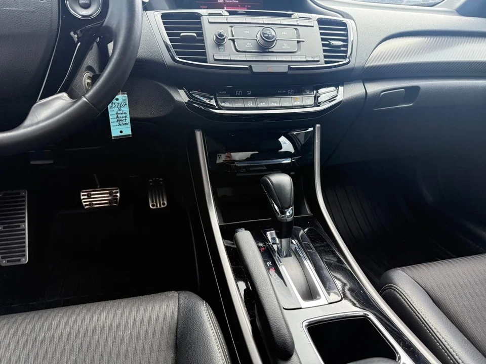 2016 Honda Accord 9th Gen - Image 13 of 21